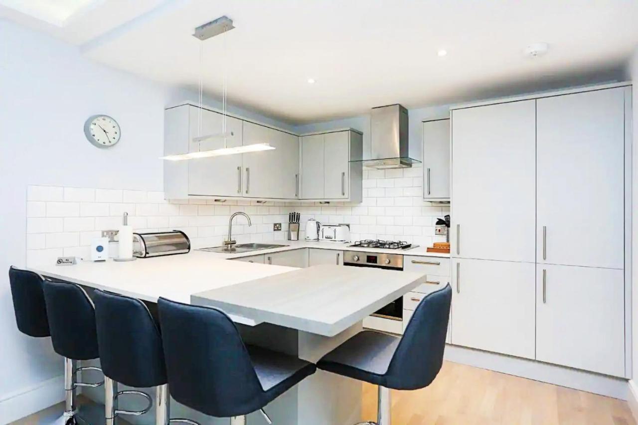 Modern 3 Bedroom Apartment, West End เอดินบะระ ภายนอก รูปภาพ