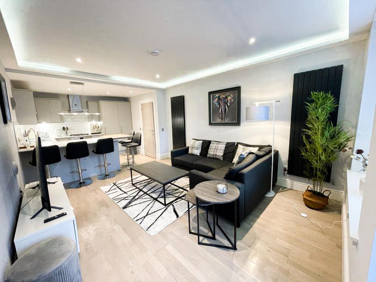 Modern 3 Bedroom Apartment, West End เอดินบะระ ภายนอก รูปภาพ